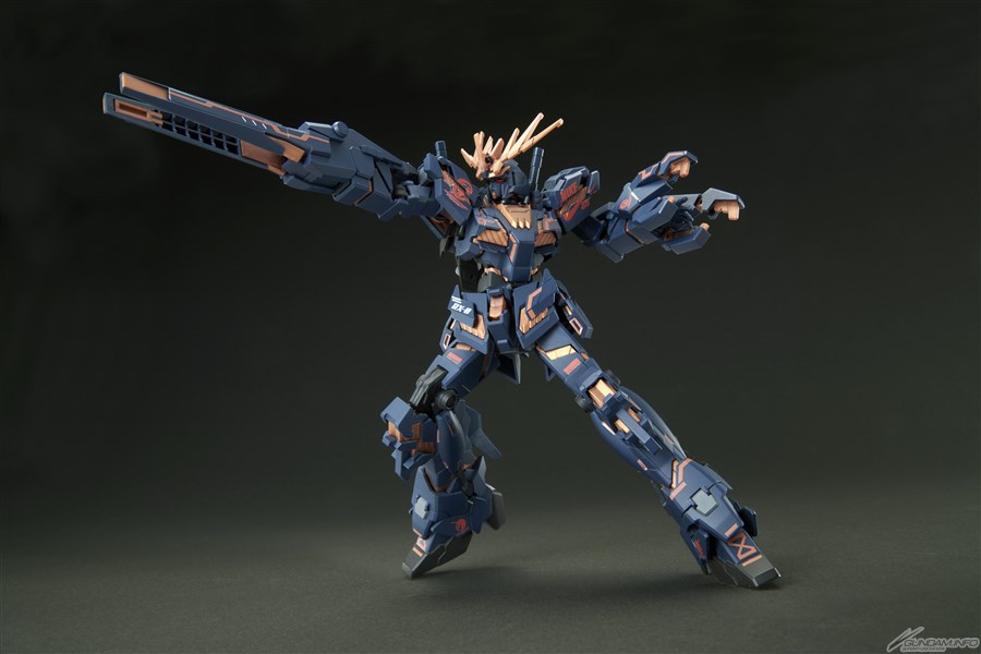 最高の品質 BANDAI HG 1/144 Unicorn Gundam 02 Nike SB プラモデル